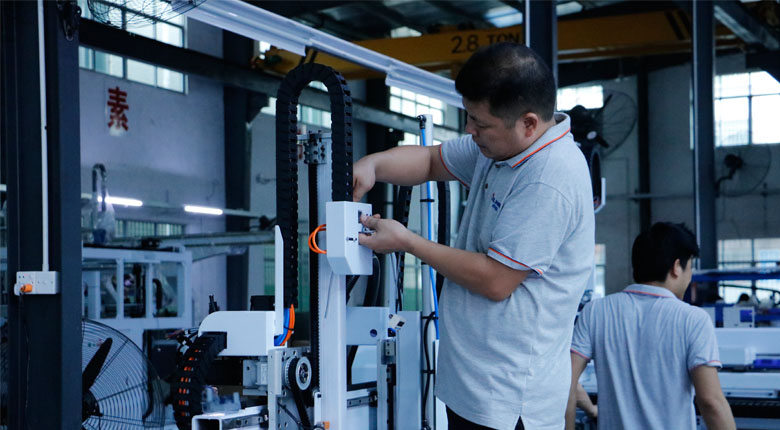 機械手的四個運動軌跡的描述