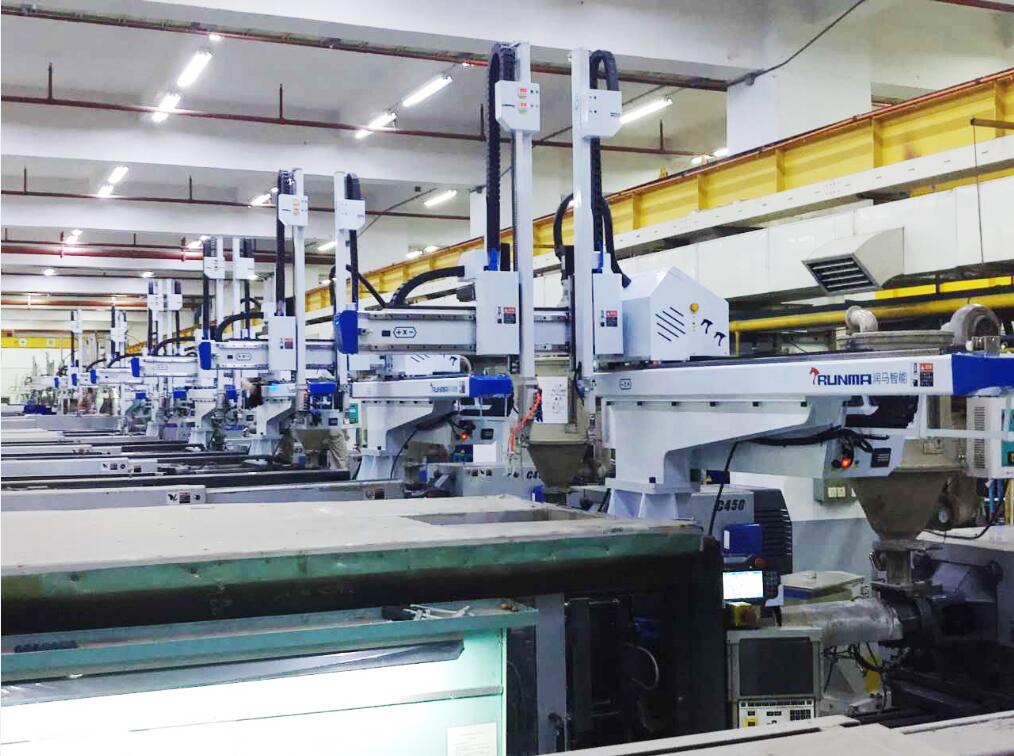 注塑機(jī)機(jī)械手行業(yè)售后人員的一些常識(shí)