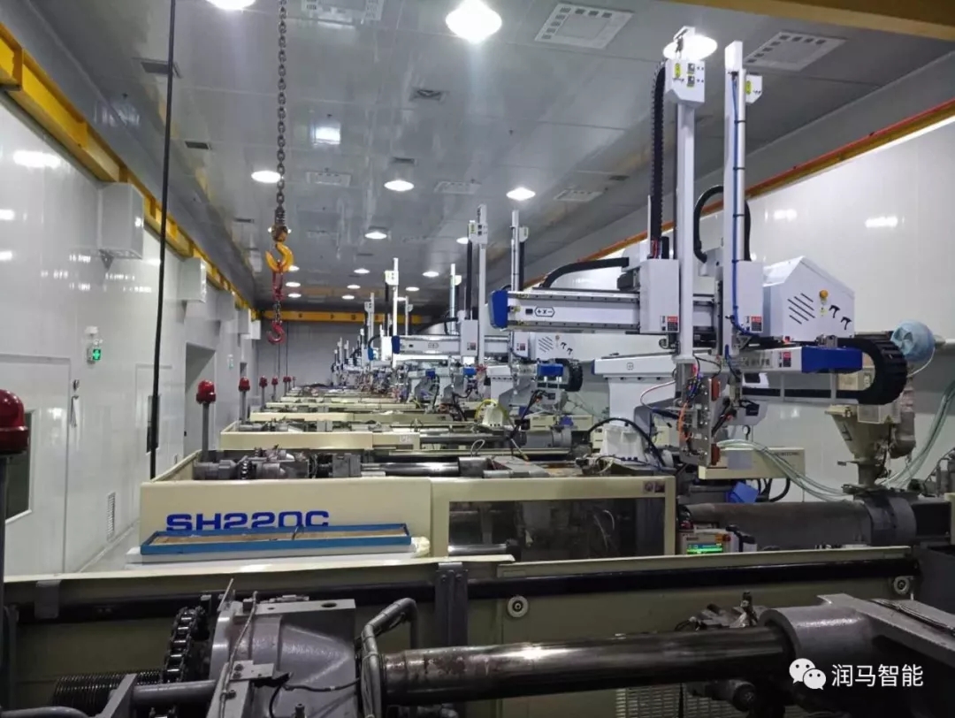 注塑機(jī)濾油器的更換清洗方法