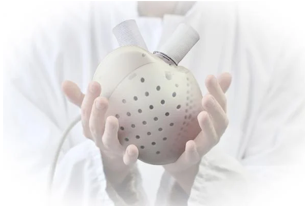 首顆“機(jī)器心”成功植入近四十年后，人造心臟終于又迎來顛覆變革