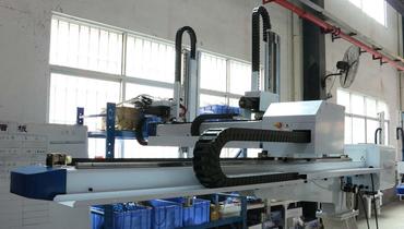 機械手重復(fù)的拾取和放置為你的企業(yè)提供更高的效率更安全的生產(chǎn)